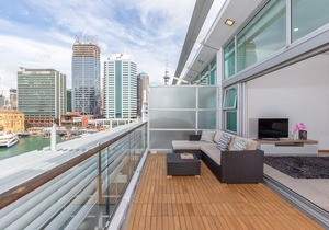 Penthouse apartment with stunning harbour views in Auckland