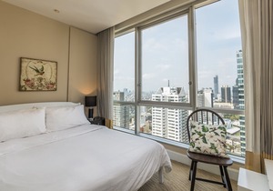 Serviced 2 Bed Panoramic Sky Villa - Pool, Gym, BTS in Bangkok