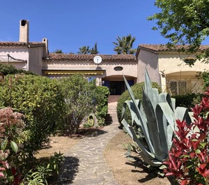 La Maison Bleue 