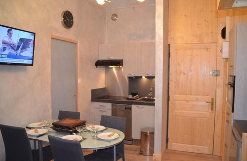 Les Menuires Apartment | 150m from resort center, 13rd floor, view mountain, tv, 25m², Les Menuires