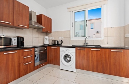 Pernera Villa | 2 bed - Sleeps 6 - Private Pool - 5 Min To Beach