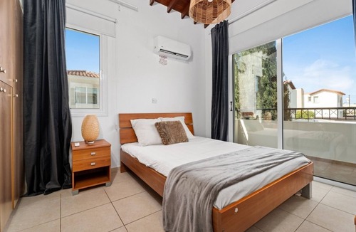 Pernera Villa | 2 bed - Sleeps 6 - Private Pool - 5 Min To Beach