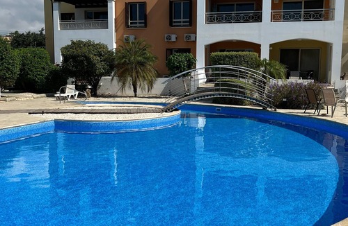 Paphos Apartment | 2 Bedroom Ground Floor Apartment Close to Shops, Restaurants, Old Town and beach
