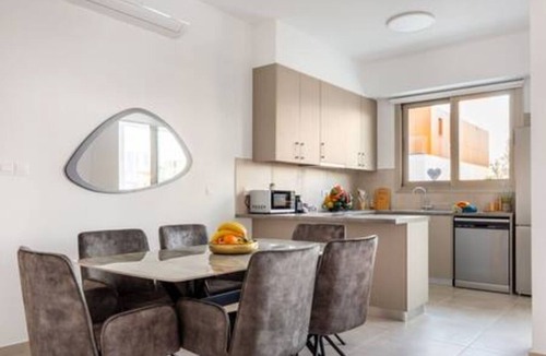 Agios Athanasios Apartment | 302 Mulberry Court- Cozy with Large Terrace