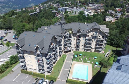 Saint-Gervais-les-Bains Apartment | 3rd floor, swimming pool, balcony, tv, ski locker, 40m², Saint Gervais