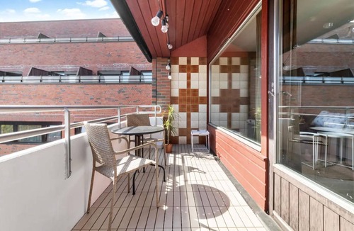 Gronland Condo | 4BR Penthouse Apartment in City Center W/free Parking