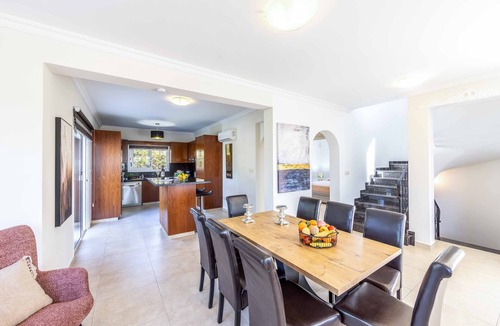 Pegeia Villa | Amelia Bay - Five Bedroom Villa, Sleeps 10