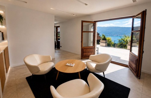Veyrier-du-Lac Villa | "Annecy Location Prestige: Villa Josephine – Stunning View of Lake Annecy"