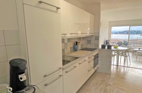 Sainte-Maxime City Centre Apartment | Apartment for 4/5 people – Sea view – Air conditioning – WiFi – Downtown – Sainte.