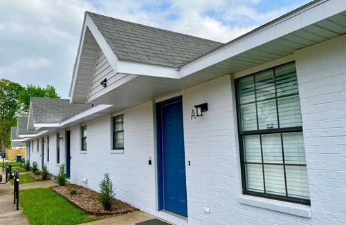 Downtown Villa | Art & Trails gem, steps to Momentary