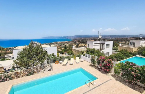 Miliou House | Awesome home in Neo Chorio