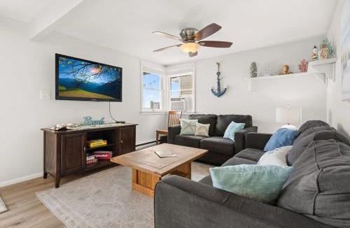 Salisbury Beach House | Beachfront Panoramic Views Oceanfront Oasis