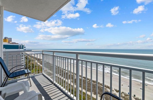 Myrtle Beach Apartment | Beachfront Resort with Ocean View - Near Boardwalk!