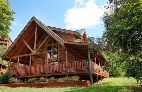 Sevierville Cabin | Beautiful, clean, comfortable and great views! Romantic and family friendly