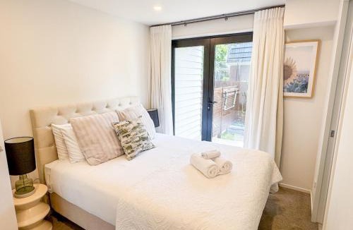 Greenlane - Ellerslie House | Brand New Luxury 3 Bed 3 Bath Haven 8 Min to CBD