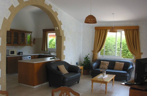 Pegeia Villa | Bungalow, en-suite, sea view, pool, walking distance, peacefull & quiet
