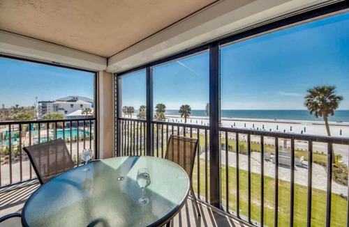 Fort Myers Beach Condo | Caper Beach #302 Modern Beachfront Condo