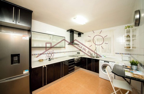 Mentrida House | Casa en Mentrida con Piscina Climatizada y Vino con D.o., Admite Mascotas!