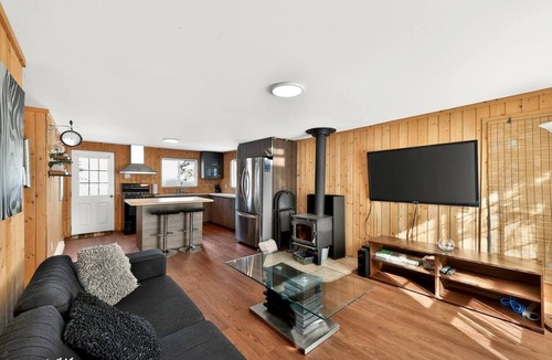 St-Adolphe-d'Howard House | Chalet Bellevue au Lac du Cœur