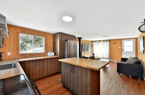 St-Adolphe-d'Howard House | Chalet Bellevue au Lac du Cœur