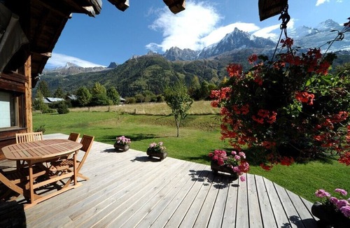 Chamonix-Mont-Blanc Ski Chalet | Chamonix Mont Blanc, new Savoyard chalet, large south-facing terrace, garden, 5 rooms.