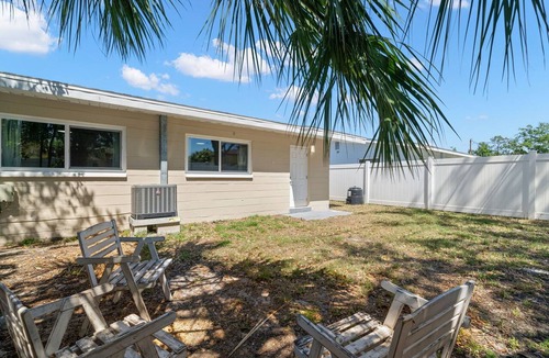 Coquina Key House | Charming 2BR St. Pete Stay Near Beaches & Hospitals