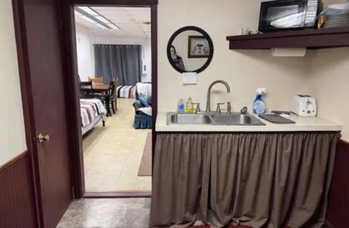 Ipava Apartment | Charming apartment that sleeps 6 in superb Ipava