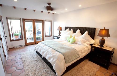 Avalon Villa | Cliffside villa w pool & hot tub