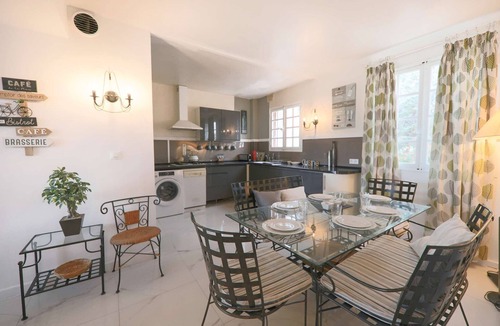 Port Grimaud Apartment | Close to the center, lovely air-conditioned apartment for 6 people