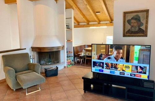 Comano Apartment | Comano (Lugano) Ticino - B&B Walterina by Interhome