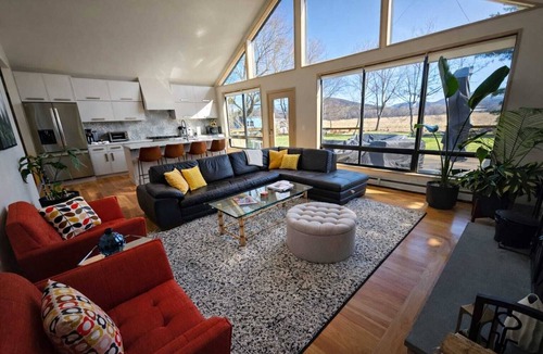 Town of Copake House | Copake, NY Mountainview Retreat w/Fireplace Near Catamount Ski & Wineries