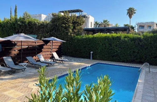 Pegeia Villa | Coral Bay Family Villa | Private Pool | Walk to Restaurants, 3 Bedrooms.