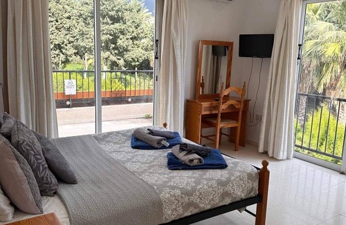 Pegeia Villa | Coral Bay Family Villa | Private Pool | Walk to Restaurants, 3 Bedrooms.