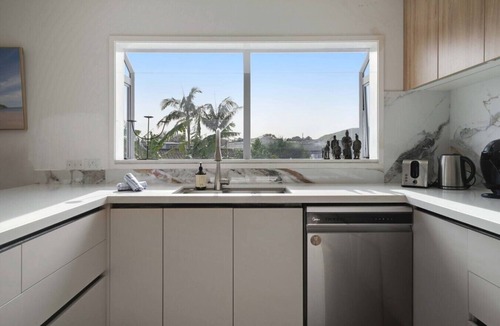 Greenlane - Ellerslie House | Cosy Mt Wellington 5BR Home with Air-Con & Parking
