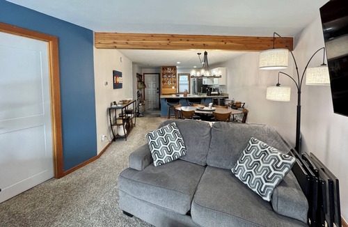 Wildernest Condo | Cozy 2bdrm condo+fireplace+WiFi+in-unit wash/dryer, 10-40 min from 6 SKI resorts