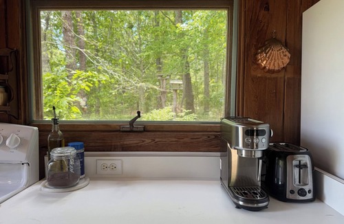 West Tisbury Cottage | Cozy 3BR Cottage with Lambert's Cove Beach access