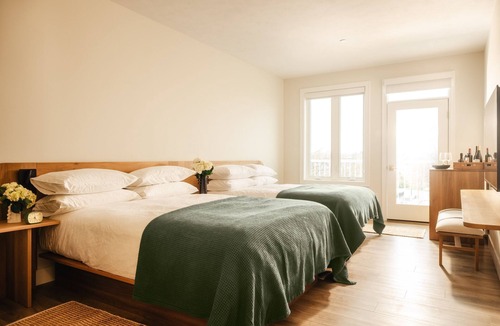 Elk Rapids Hotel | Dexter Hotel