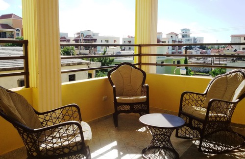 Corales del Sur House | Double Room Near SDQ Airport Fast Wi-Fi & Free Parking