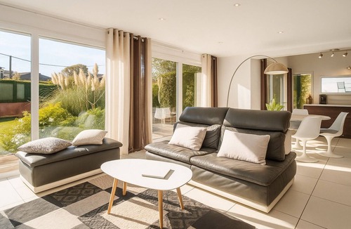 Marin Villa | Exceptional villa - EV terminal - Cinematic ambience - Parks/beaches/spa resorts