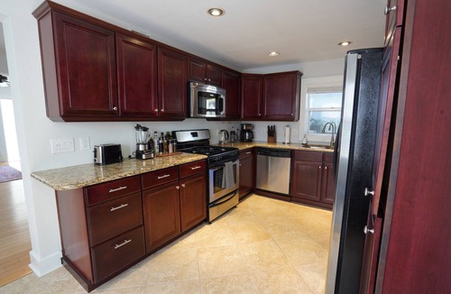 Historic Uptown House | Family Retreat near Downtown St Pete. Patio, Free Parking, 20min to the Beach!