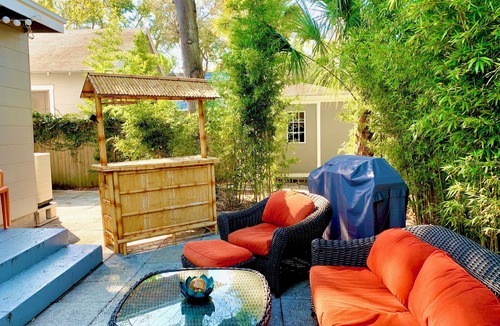 Historic Uptown House | Family Retreat near Downtown St Pete. Patio, Free Parking, 20min to the Beach!