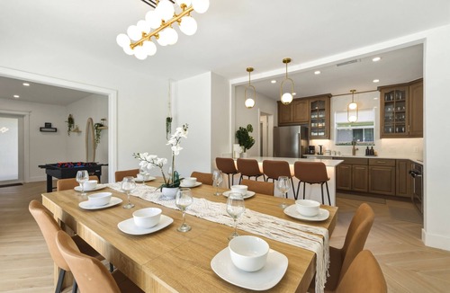 Victoria Park Villa | Fox Eden Resort; 8Bd, Pool& Spa Oasis