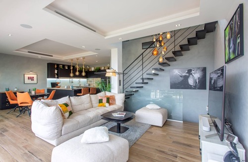 Golfe Juan Villa | Golfe-Juan/Cannes: Modern 3-bedroom villa with swimming pool and sea view