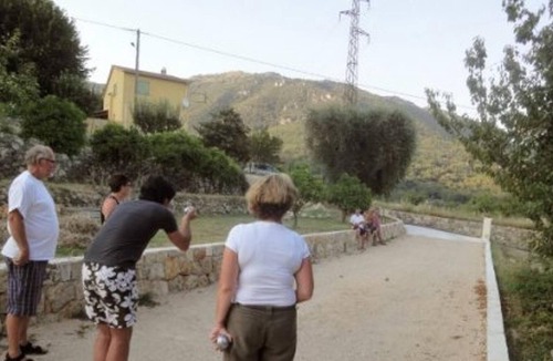 Le Bar-sur-Loup Apartment | Homerez - Appartement 18 km away from the beach for 6 ppl. at Le Bar-sur-Loup