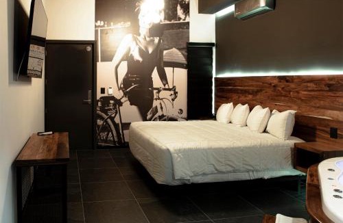 Avenida Revolucion Hotel | HOTEL RIO RITA