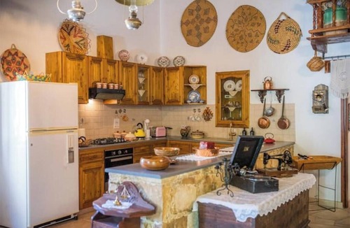 Lofou House | House of the Lofou Vines