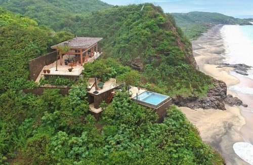 Santa Maria Tonameca Villa | Incredible Beach Front Villa in front of the beach
