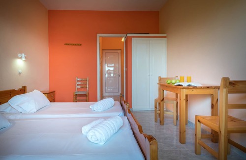 Amoudi Hotel | Julia Studios