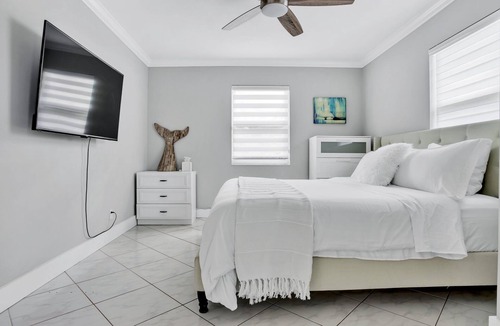 Citrus Isles Villa | Kid-Friendly Vacation Villa in Fort Lauderdale with Heated Pool & Outdoor Oasis