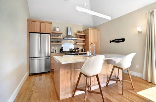 Katama House | Light-Filled Romantic Cottage Close to Village, Beach, Bike Path, Nature Trails